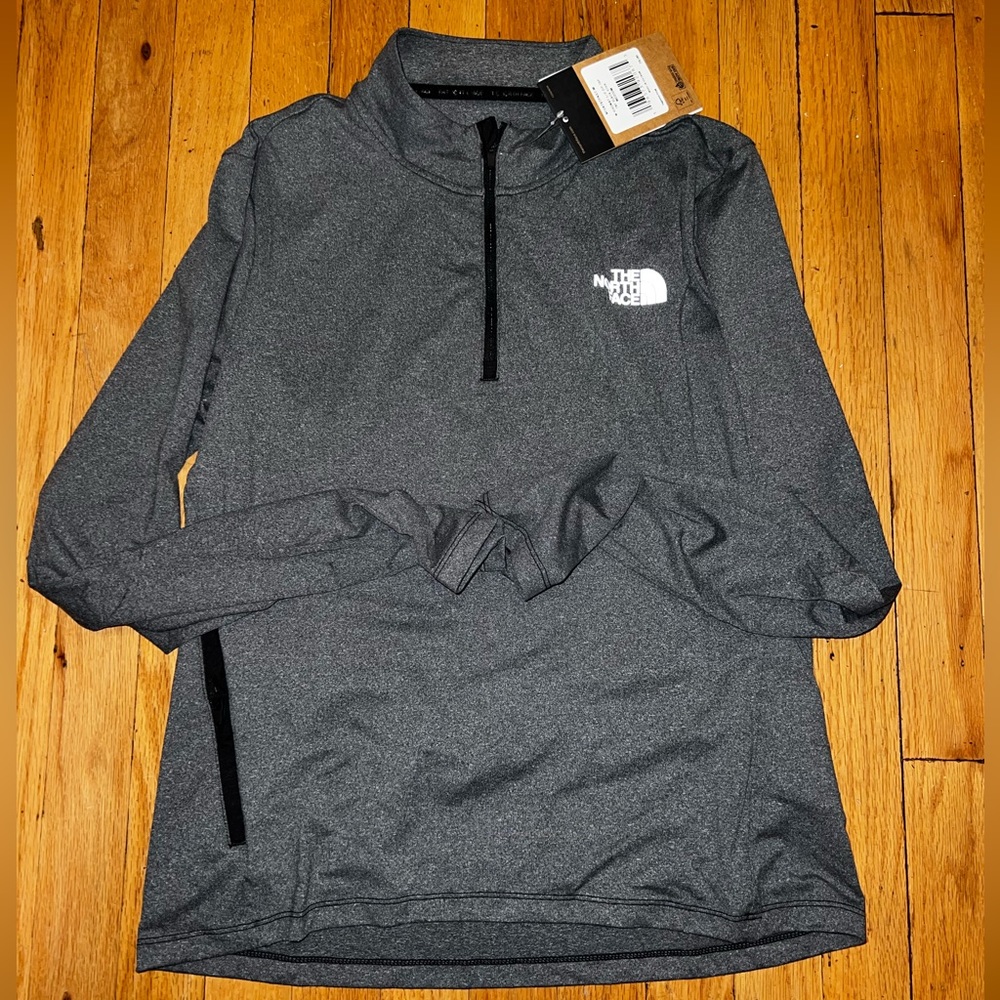 NEW NORTH FACE PULLOVER MEDIUM